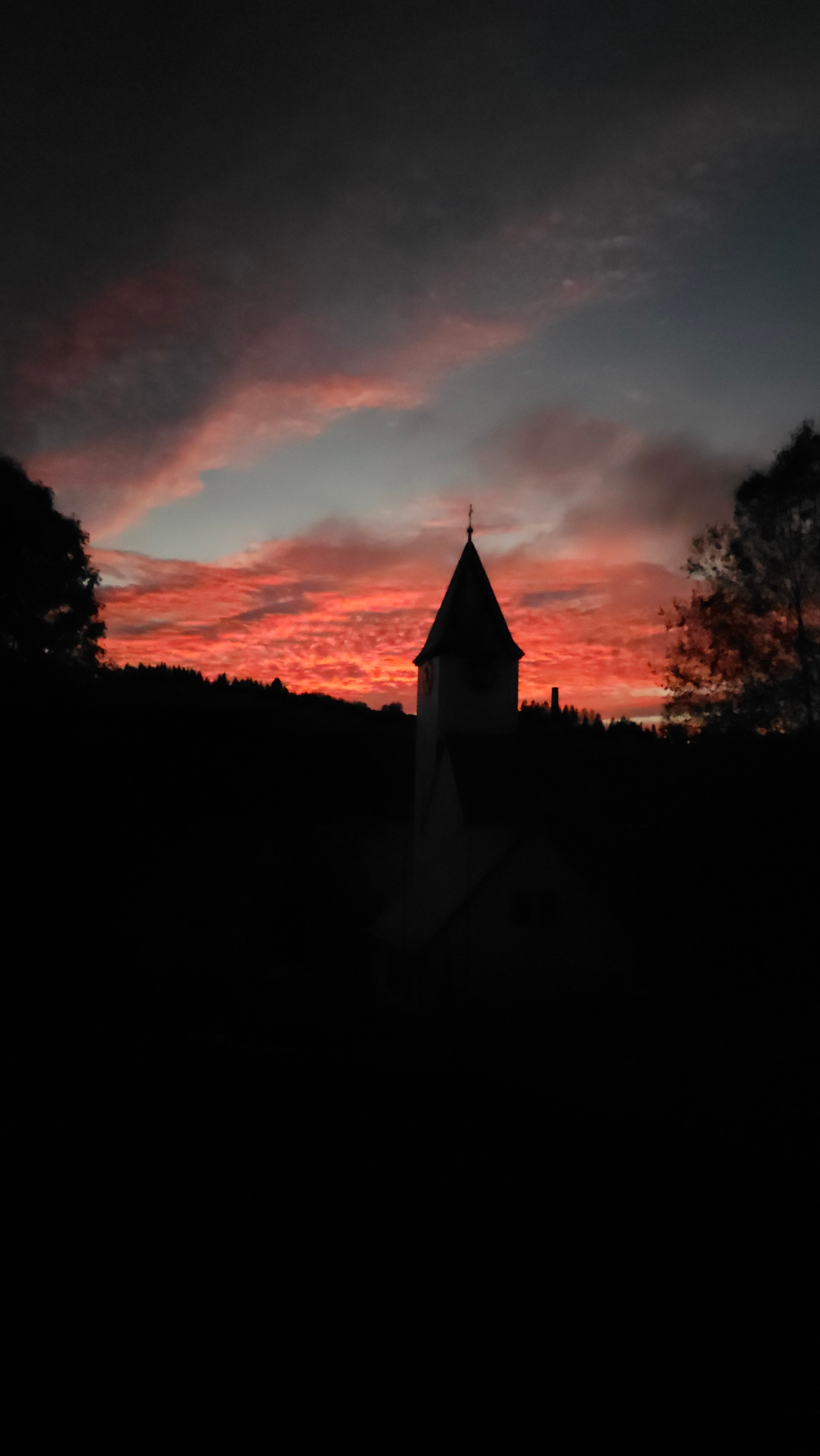 Kirche Herbst 2024
