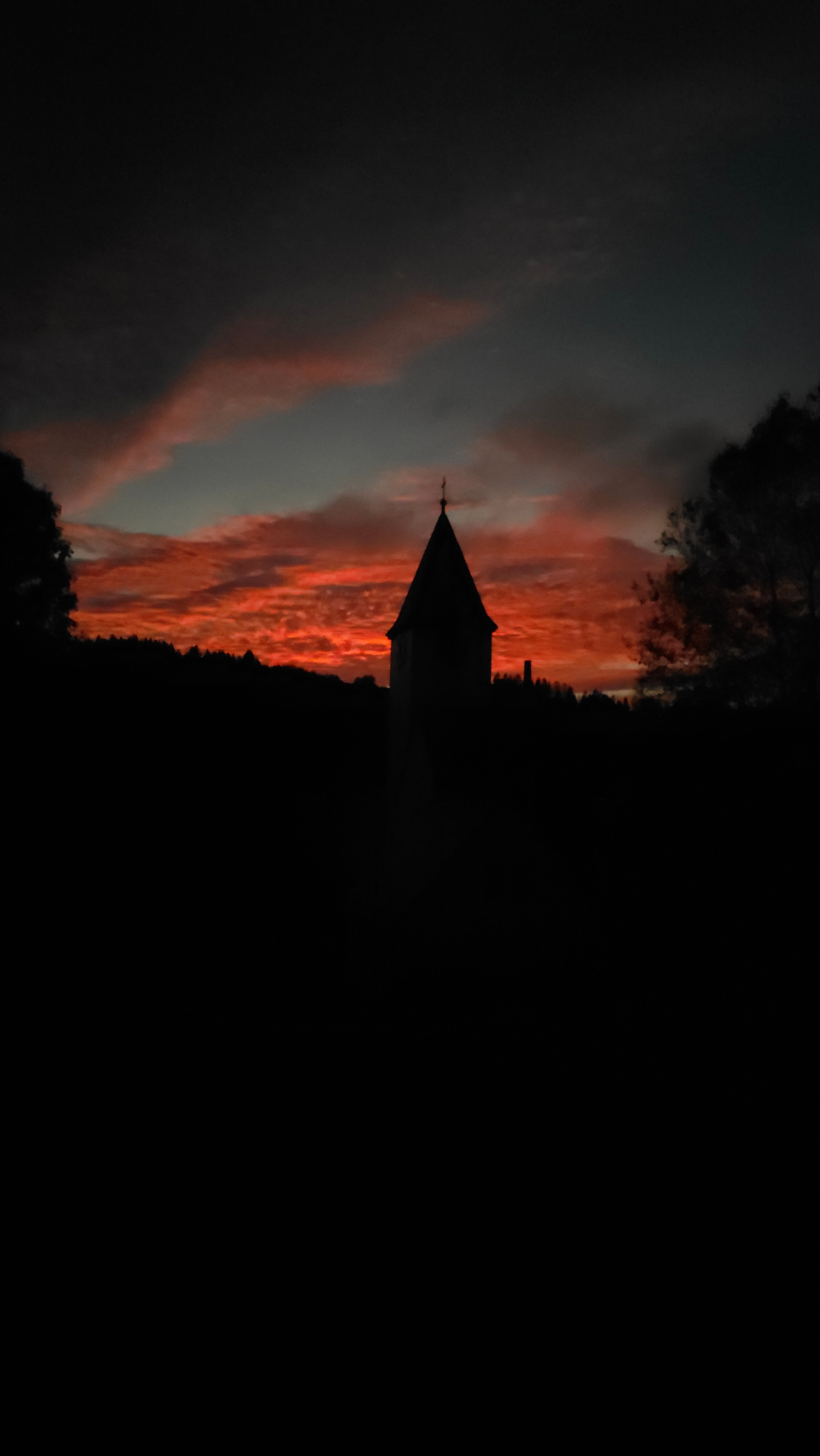 Kirche Herbst 2024