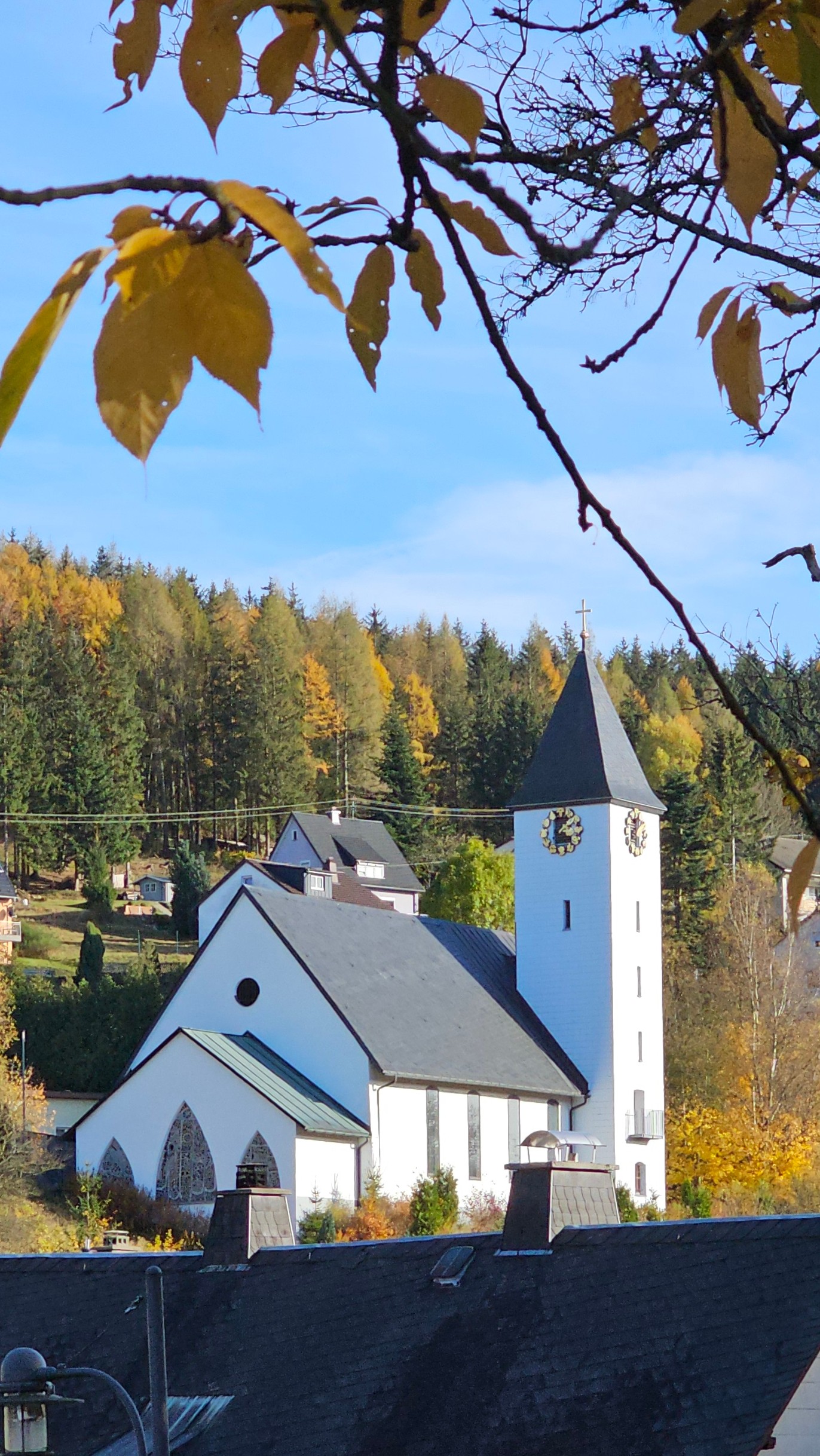 Kirche Herbst 2024